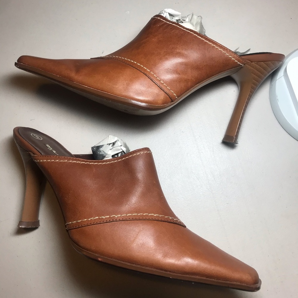Brown heel close pointed toe mules